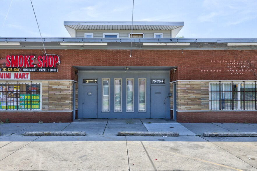 More Photos Of 19864-19884 Kelly Rd, Harper Woods Storefront For Lease