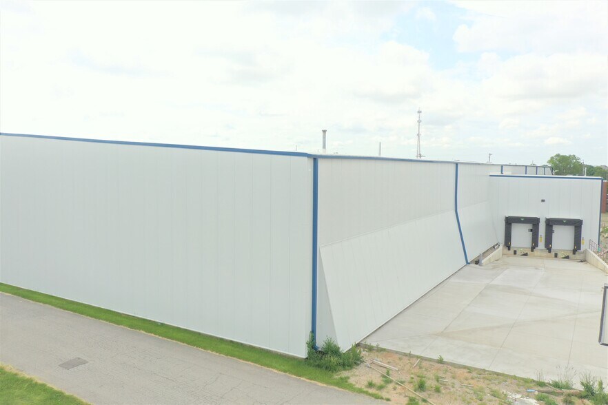 More Photos Of 2331 S 30th St, Lafayette Manufacturing For Sale