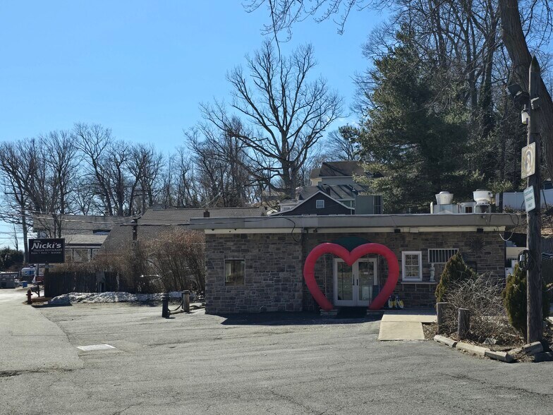 More Photos Of 120 Brady Rd, Lake Hopatcong Restaurant For Sale