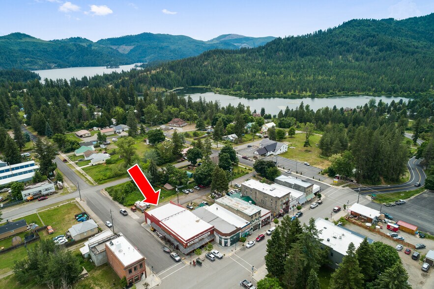 More Photos Of 6210 W Maine St, Spirit Lake Freestanding For Sale