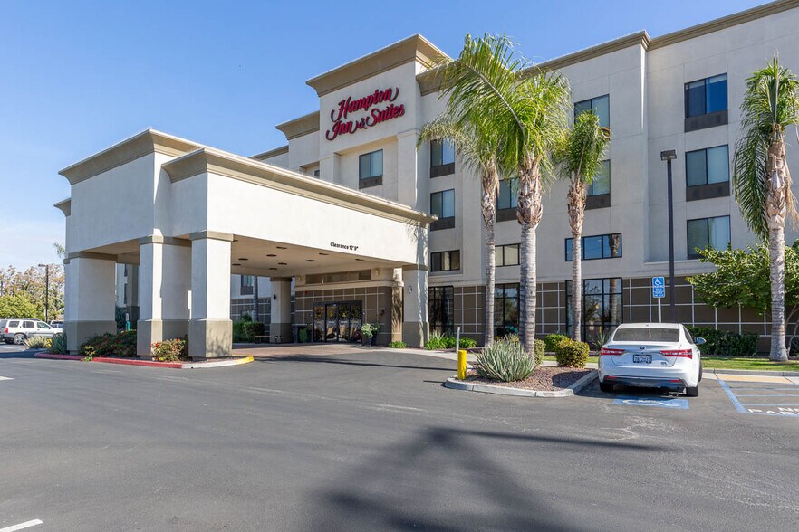 More Photos Of 7941 E Brundage Ln, Bakersfield Hotel For Sale