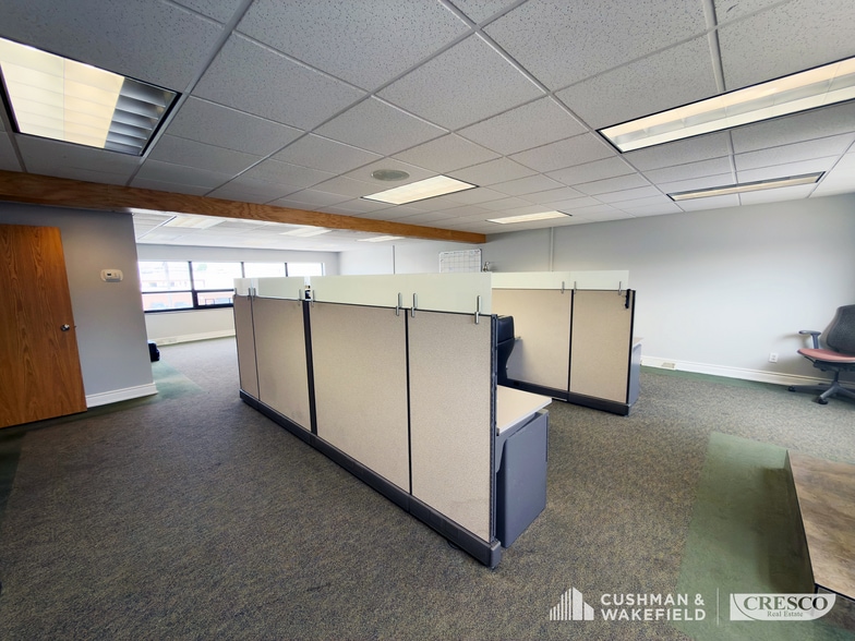 More Photos Of 4519 Brookpark Rd, Parma Warehouse For Lease