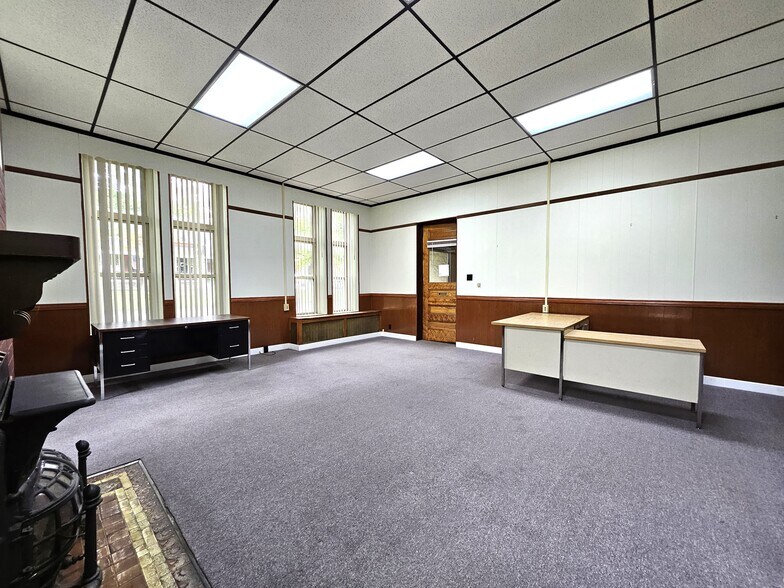 More Photos Of 331 Main St, Ridgway Office For Lease