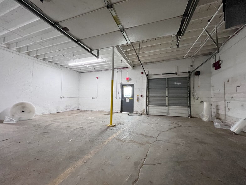 More Photos Of 2004 Leonard Ave, Columbus Warehouse For Sale