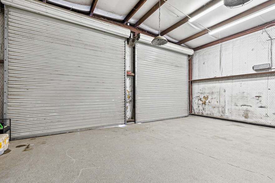 More Photos Of 3922 W US Highway 80, Terrell General Retail For Sale