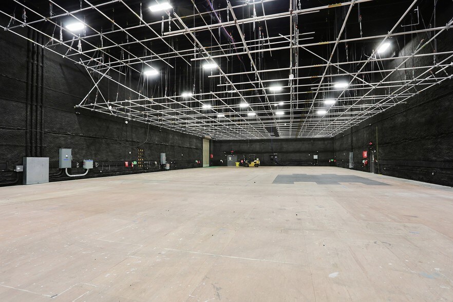 More Photos Of 3350 Greenbriar Pky SW, Atlanta Movie Radio TVStudio For Lease