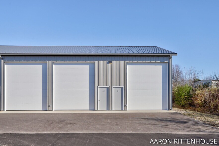 More Photos Of 124 Veterans Dr, Holland Light Distribution For Sale