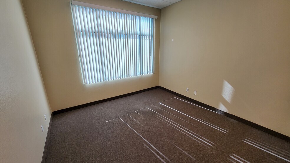 More Photos Of 7381 Prairie Falcon Rd, Las Vegas Medical For Lease