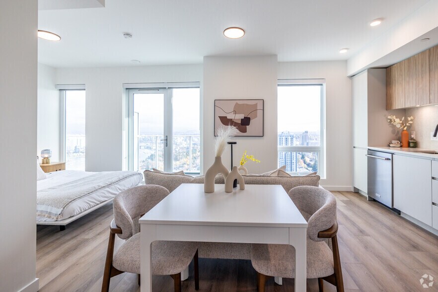 More Photos Of 2488 Granville St, Vancouver Apartments For Lease