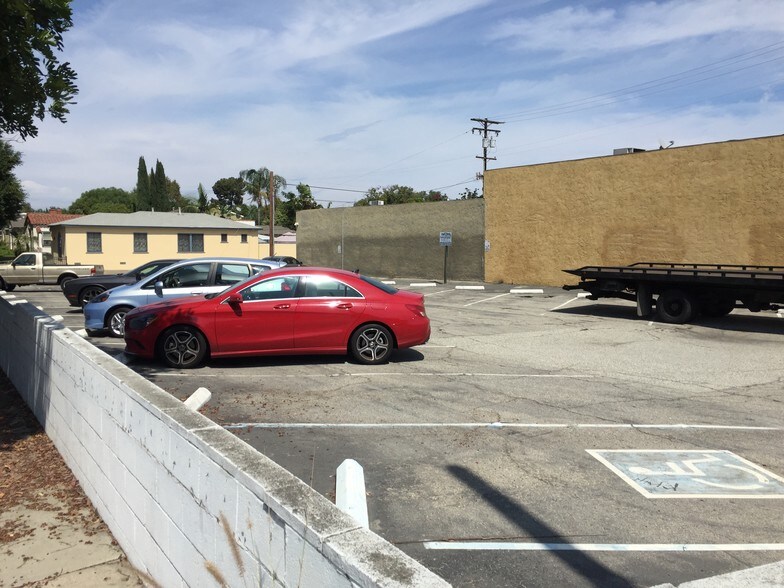 More Photos Of 1051 E Wardlow Rd, Long Beach Office For Lease