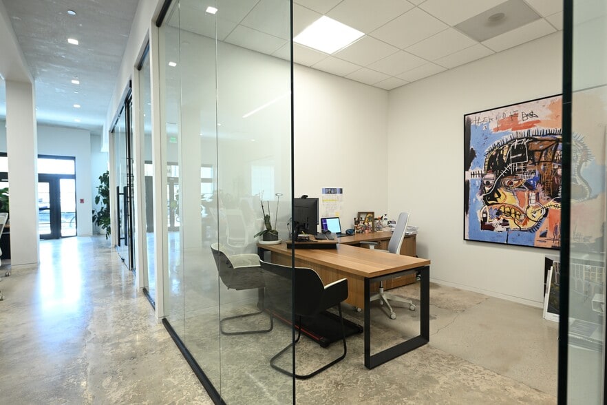 More Photos Of 2319 N Miami Ave, Miami Office For Lease