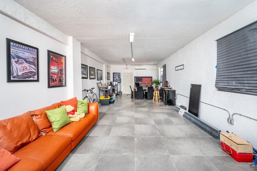 More Photos Of 660-680 NW 71st St, Miami Warehouse For Sale