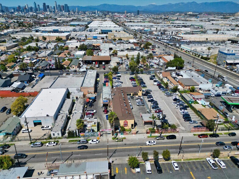 More Photos Of 1833 E Vernon Ave, Los Angeles General Retail For Sale