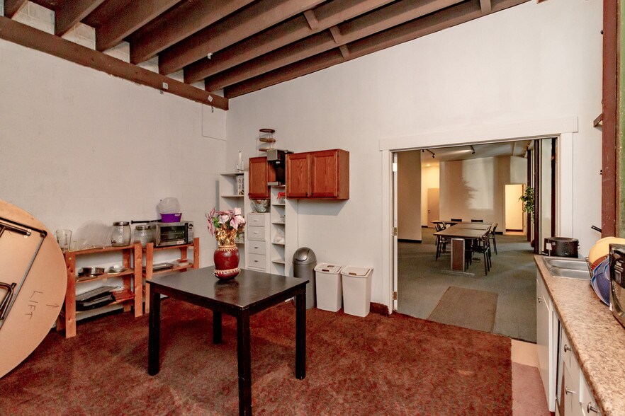 More Photos Of 1601 6th Ave, Tacoma Freestanding For Lease