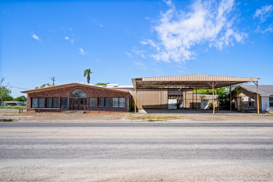 More Photos Of 611 Lincoln Ave, Robstown Freestanding For Sale