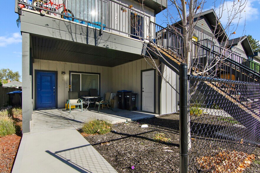 More Photos Of 124 Calgary Av, Penticton Apartments For Sale