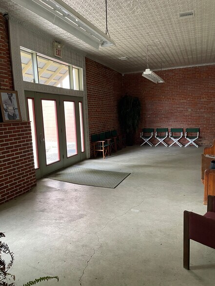 More Photos Of 716 S State St, Little Rock Office For Sale