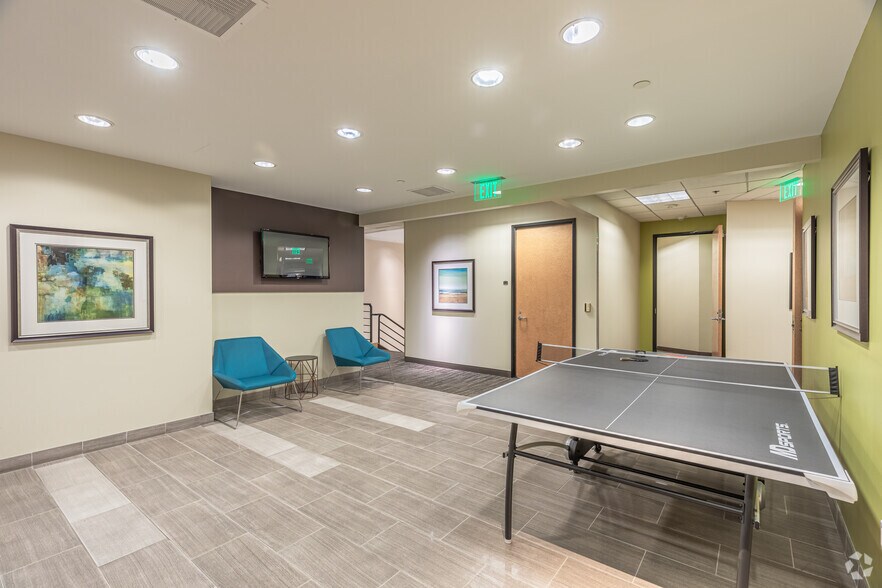 More Photos Of 402 W Broadway, San Diego Office For Lease