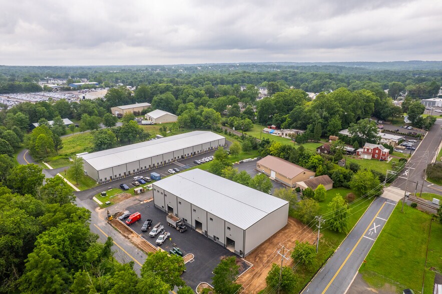 More Photos Of 17 Industrial dr, New Britain Manufacturing For Lease