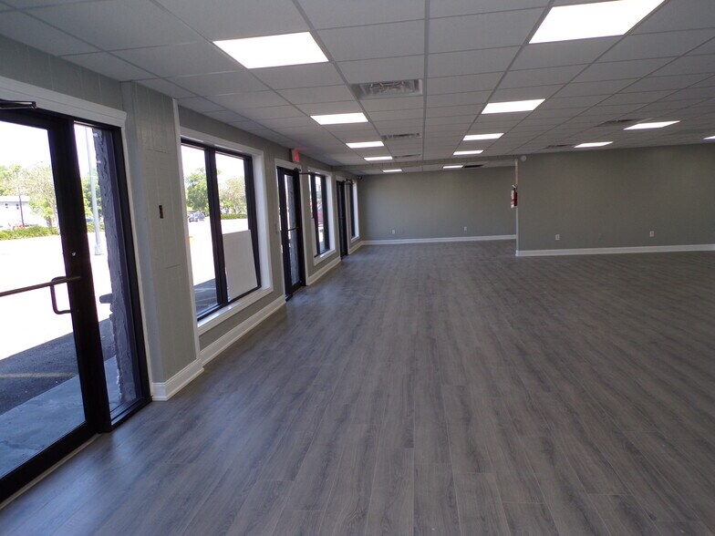 More Photos Of 845-845 N Florida Ave, Lakeland General Retail For Sale