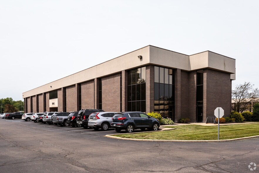 More Photos Of 8945 N Meridian St, Indianapolis Office For Sale