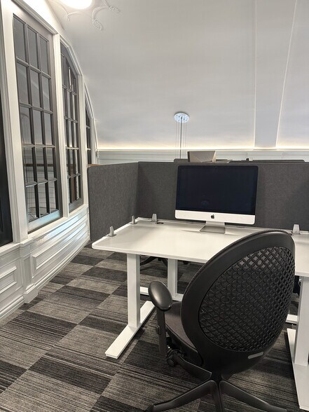 More Photos Of 453 W Main St, Huntington Coworking Space