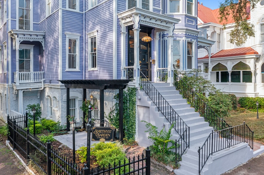 More Photos Of 402 E Gaston St, Savannah Hospitality For Sale