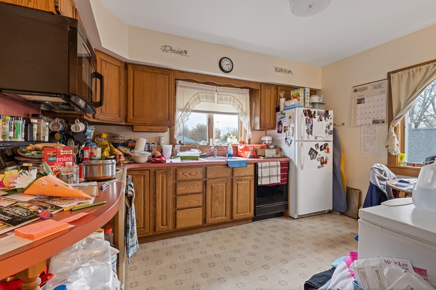 More Photos Of 166 Silver St, Waterville Medical For Sale