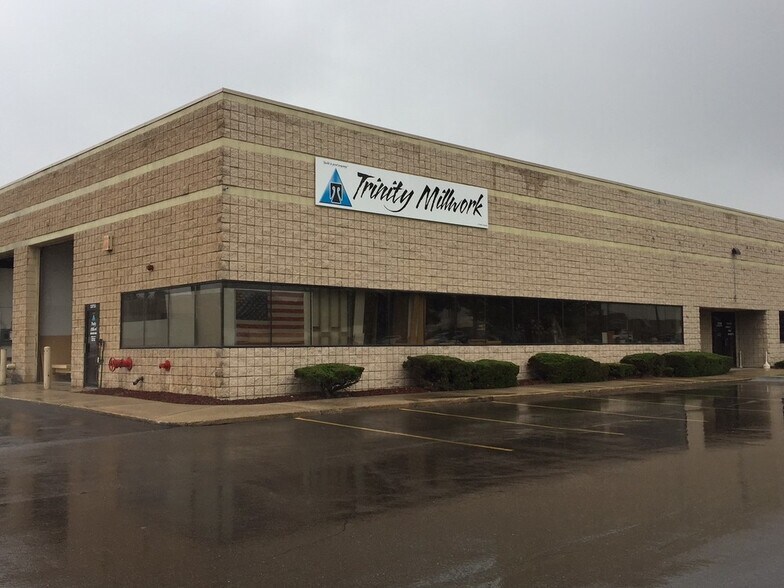 More Photos Of 33785 Groesbeck Hwy, Fraser Warehouse For Lease