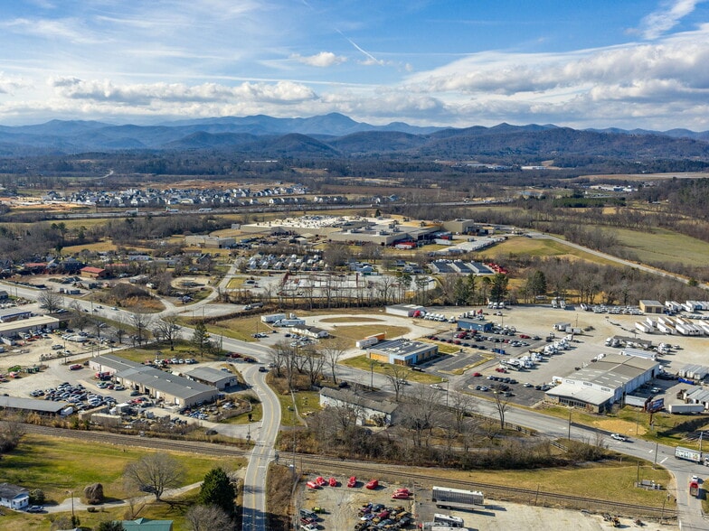 More Photos Of 5030 Hendersonville Rd, Fletcher Office For Lease
