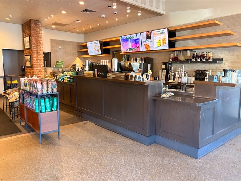 More Photos Of 1 Depot Square, Tuckahoe Fast Food For Lease