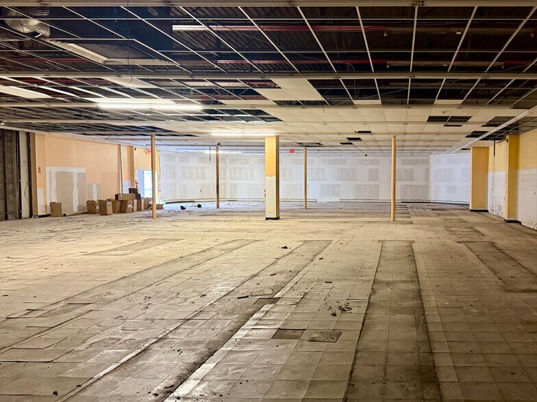 More Photos Of 421-427 Freeport St, New Kensington Freestanding For Sale