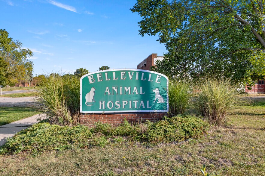 More Photos Of 435 Sumpter rd, Belleville Hospital For Sale