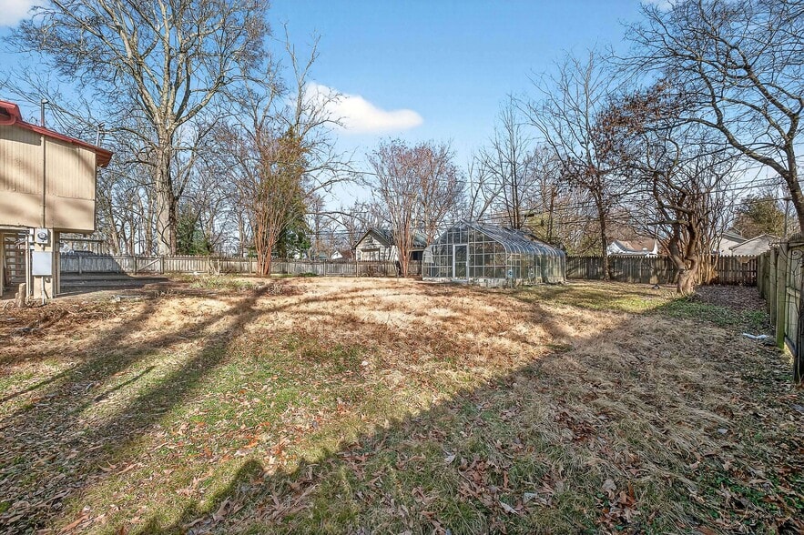 More Photos Of 408 NE Atlantic St, Tullahoma Flex For Sale