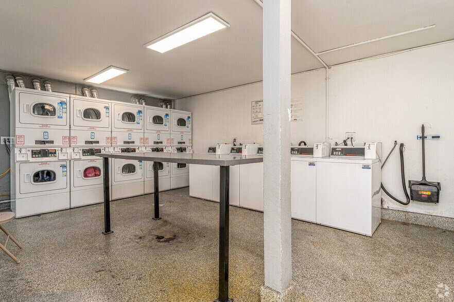 More Photos Of 10560 Haddon Ave, Pacoima Apartments For Sale