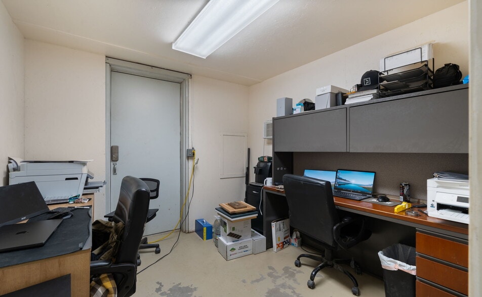 More Photos Of 1935 E Joy Ranch Rd, Phoenix Specialty For Sale