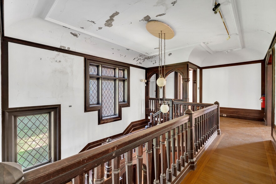More Photos Of 51 Trumbull St, New Haven Office For Sale