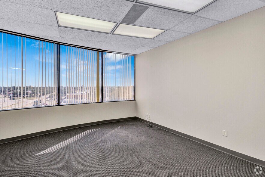 More Photos Of 213 W Southmore Ave, Pasadena Coworking Space