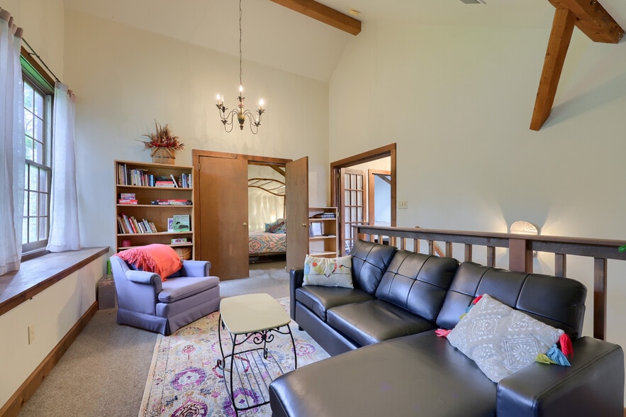 More Photos Of 9043 Mountain Rd, Alburtis Office Residential For Sale