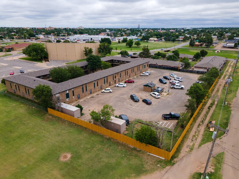 More Photos Of 1031 N Sumner St, Pampa Apartments For Sale