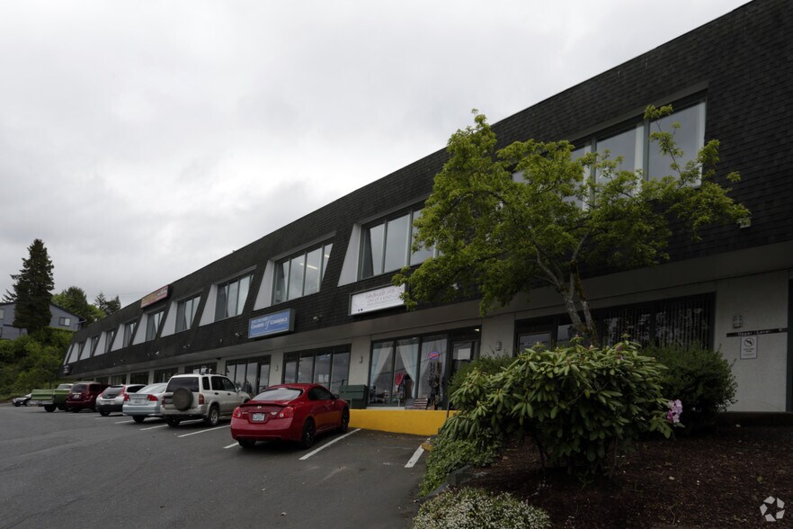 More Photos Of 1014 Bay St, Port Orchard Storefront Retail Office For Lease