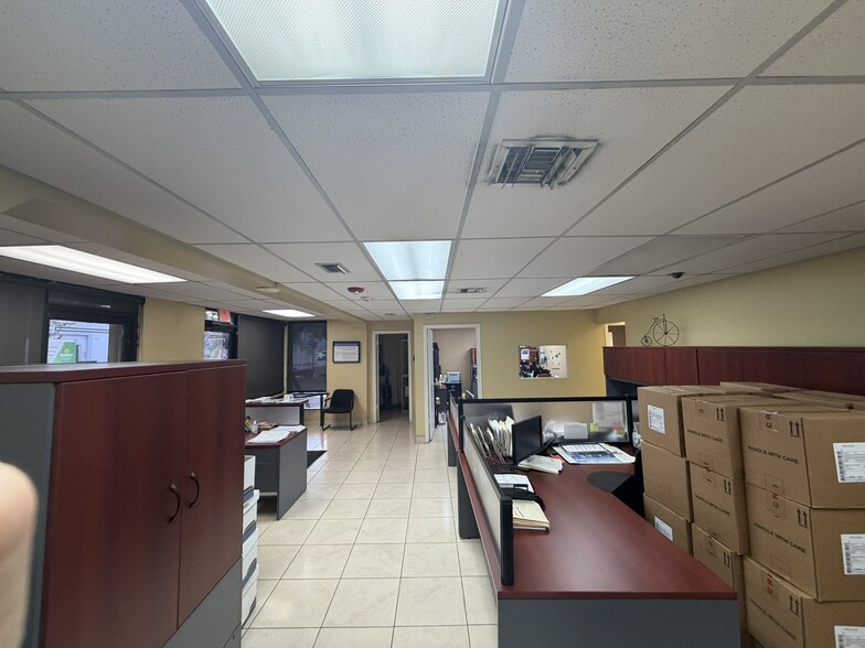 More Photos Of 2248-2252 NW 93rd Ave, Miami Warehouse For Sale