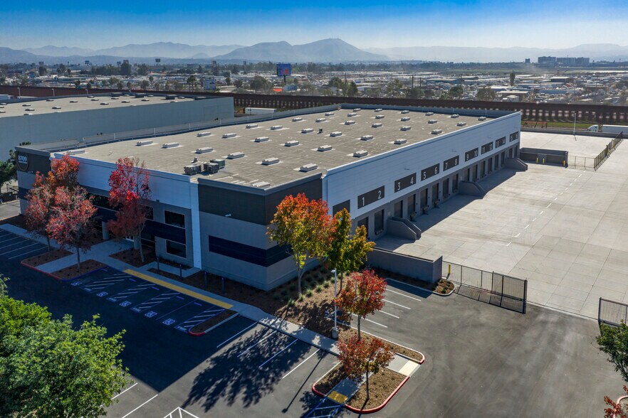 Primary Photo Of 8709 Kerns St, San Diego Warehouse For Lease