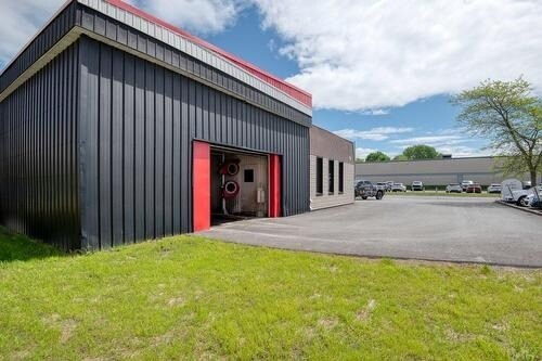 More Photos Of 14 Rue Langlois, Granby Service Station For Sale