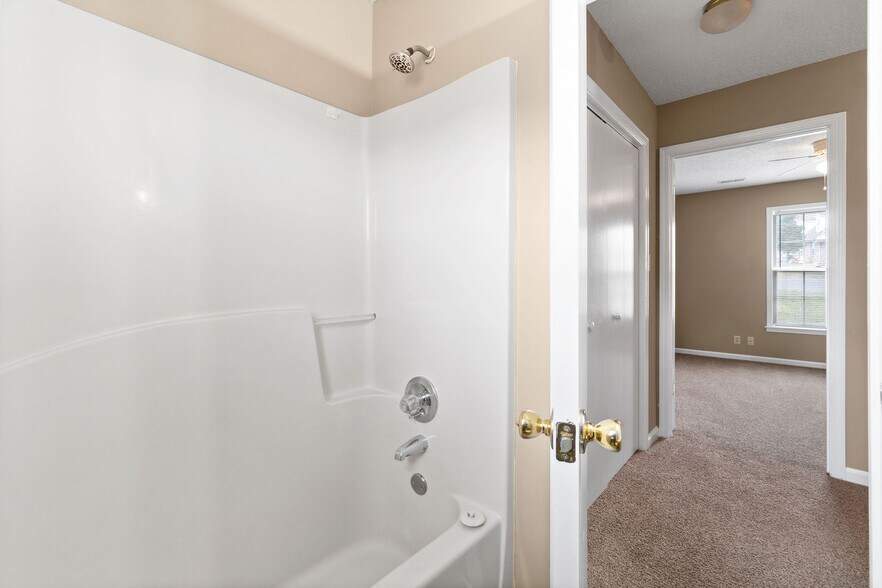 More Photos Of 279B Harrier ct, Clarksville Apartments For Sale
