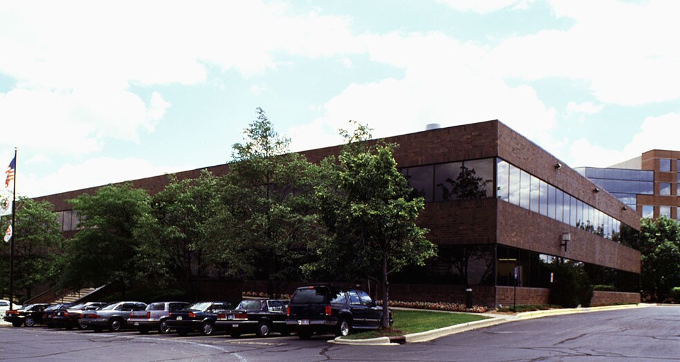 More Photos Of 1001 W 31st St, Downers Grove Office For Sale