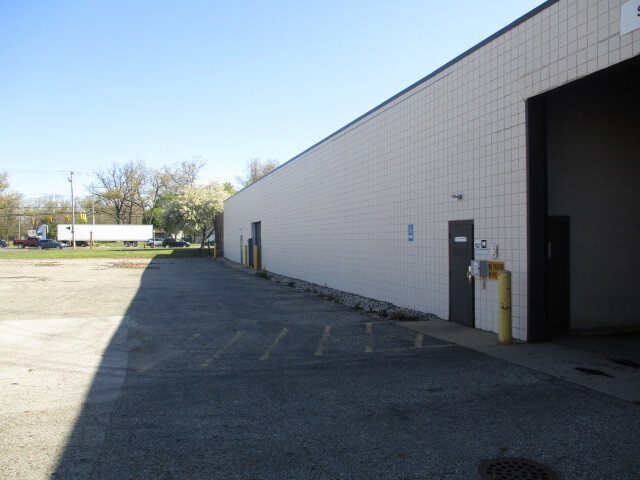 More Photos Of 1985 E Laketon Ave, Muskegon Manufacturing For Sale