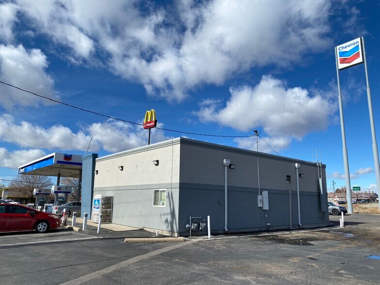 More Photos Of 680 N Main St, Clearfield Service Station For Sale