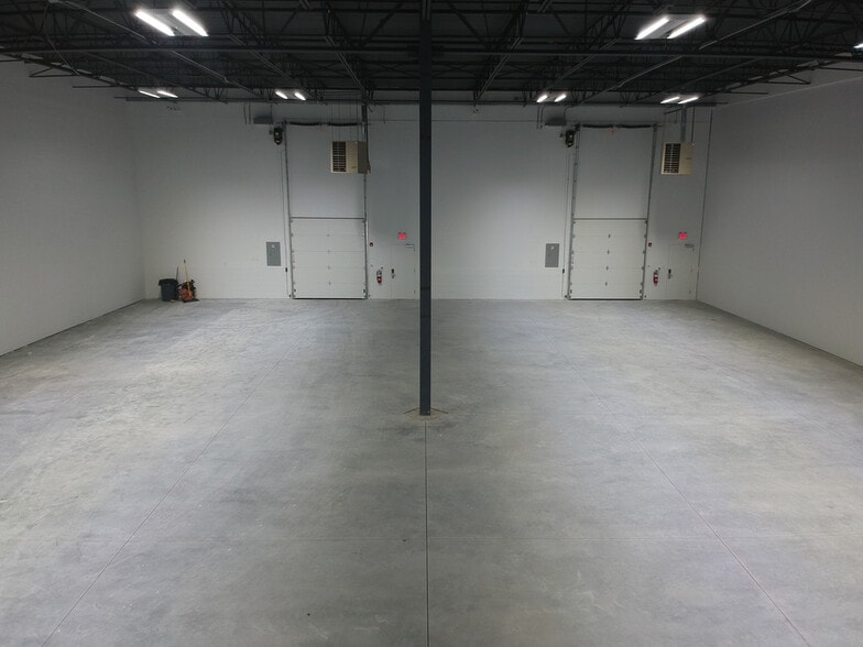 More Photos Of 20 Haypress Rd, Cranbury Warehouse For Lease