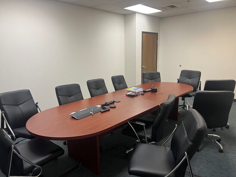 More Photos Of 8386 Rovana Cir, Sacramento Industrial For Sale